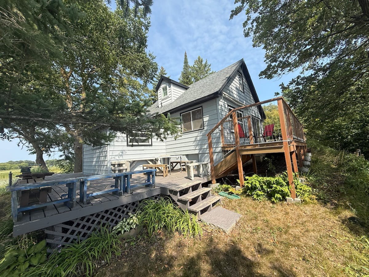 The Private Waterfront Cottage in Underwood
